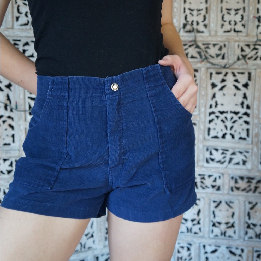 *SOLD on depop* Vintage Navy Corduroy Shorts